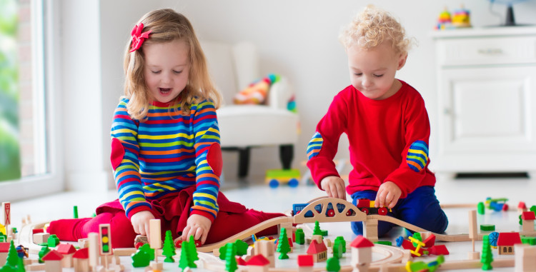 Traditional Toys May Beat Gadgets in Language Development